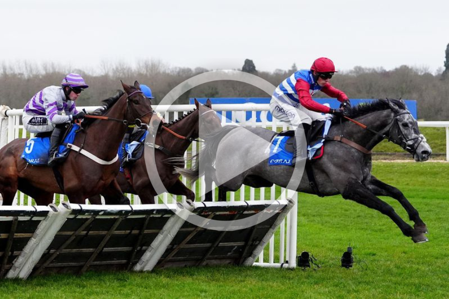 Harry Cobden on Challow Novice