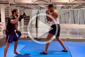 Anthony Joshua returns to gym